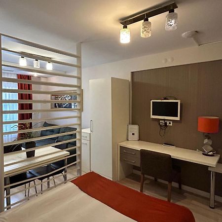 Arwin Hotel เอสเกซีเฮียร์ ภายนอก รูปภาพ